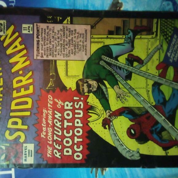 Vintage Mad Magazines & Comics Bundle - Nostalgic Collectibles! - Picture 2 of 10